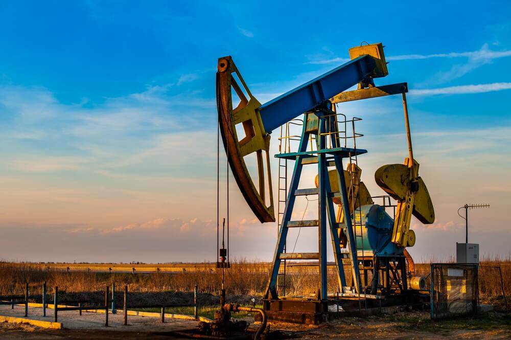 Oil prices: Oil pump. Oil industry equipment.