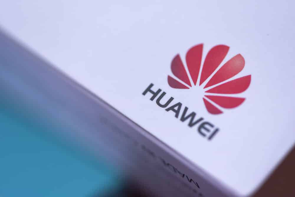 Huawei: Package box with HUAWEI logo on top.