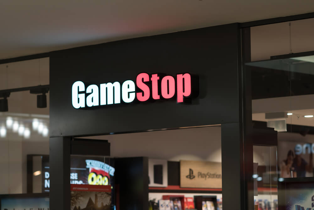 GameStop: GameStop shop sign.